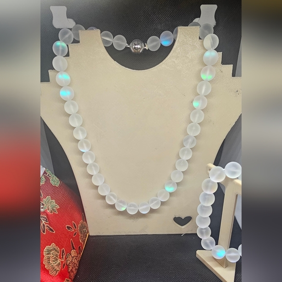 Chic Frosted Beaded Necklace And Bracelet Set. BRAND NEW N2 - Picture 1 of 5